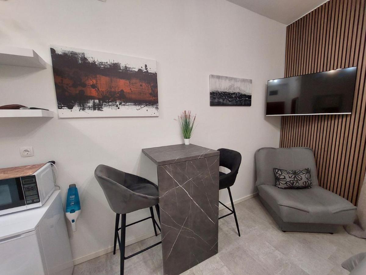 Stefan 2 Apartment Umag Bagian luar foto